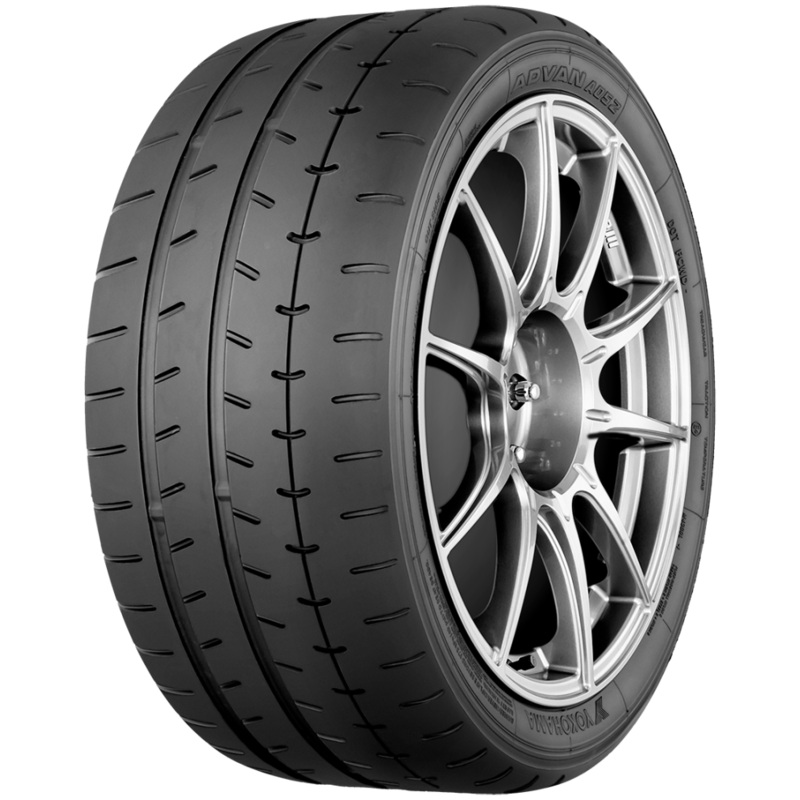 Yokohama Advan A052 Tire – 255/35R18 94Y